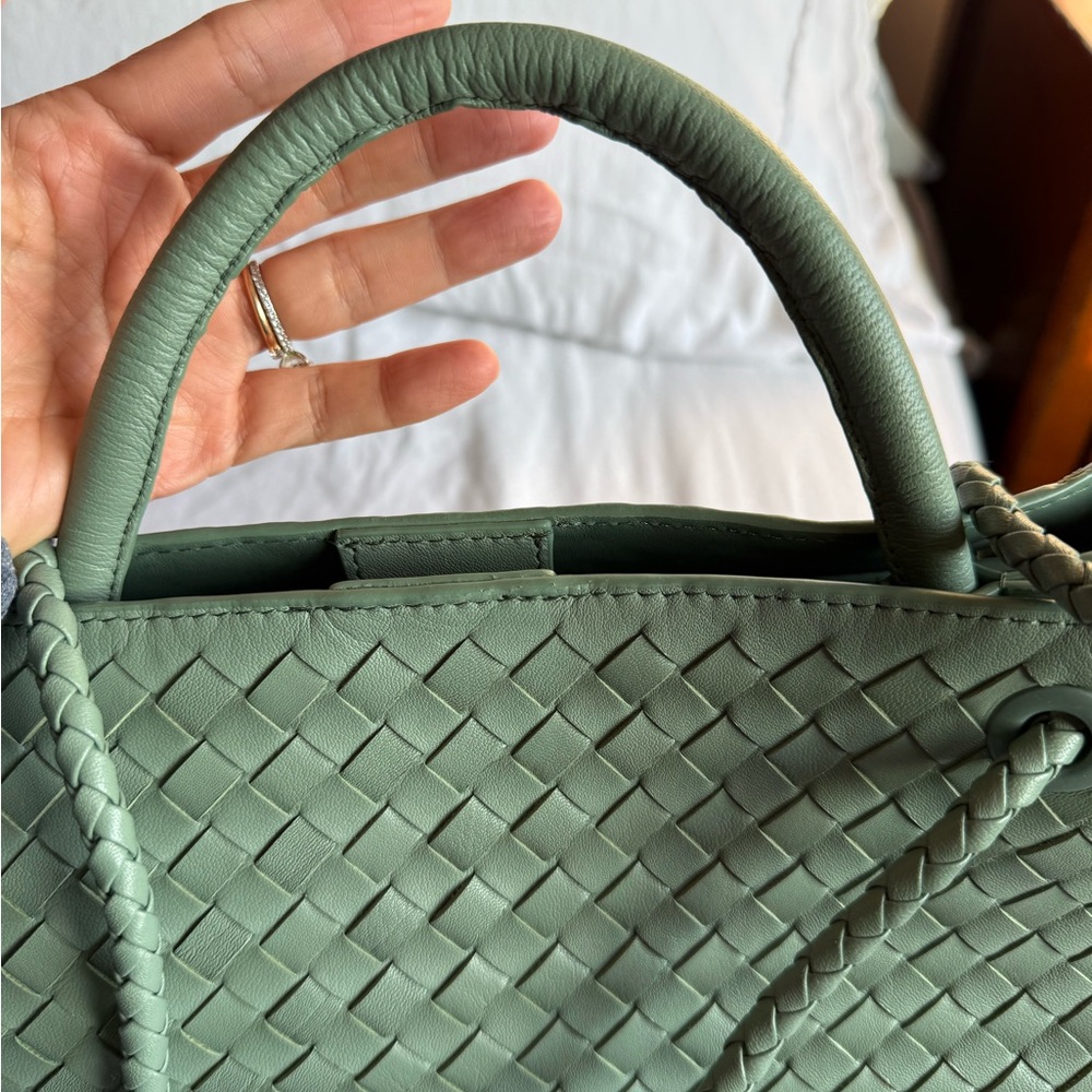 Quince Medium Italian Leather woven satchel
Sage - Picture 5 of 11